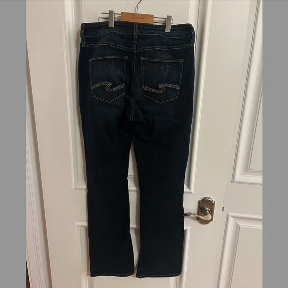 Silver Jeans Avery High Rise Slim Boot (Dark Wash) - Picture 2 of 7